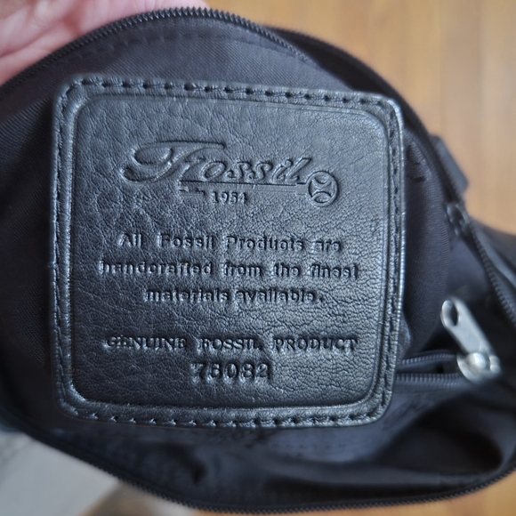 Vintage Y2K Fossil Black Leather Crossbody Bag - Picture 10 of 11